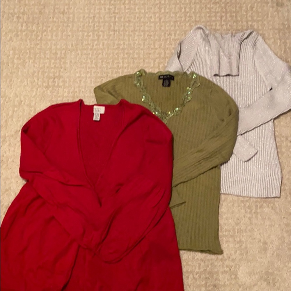 Maternity sweater lot